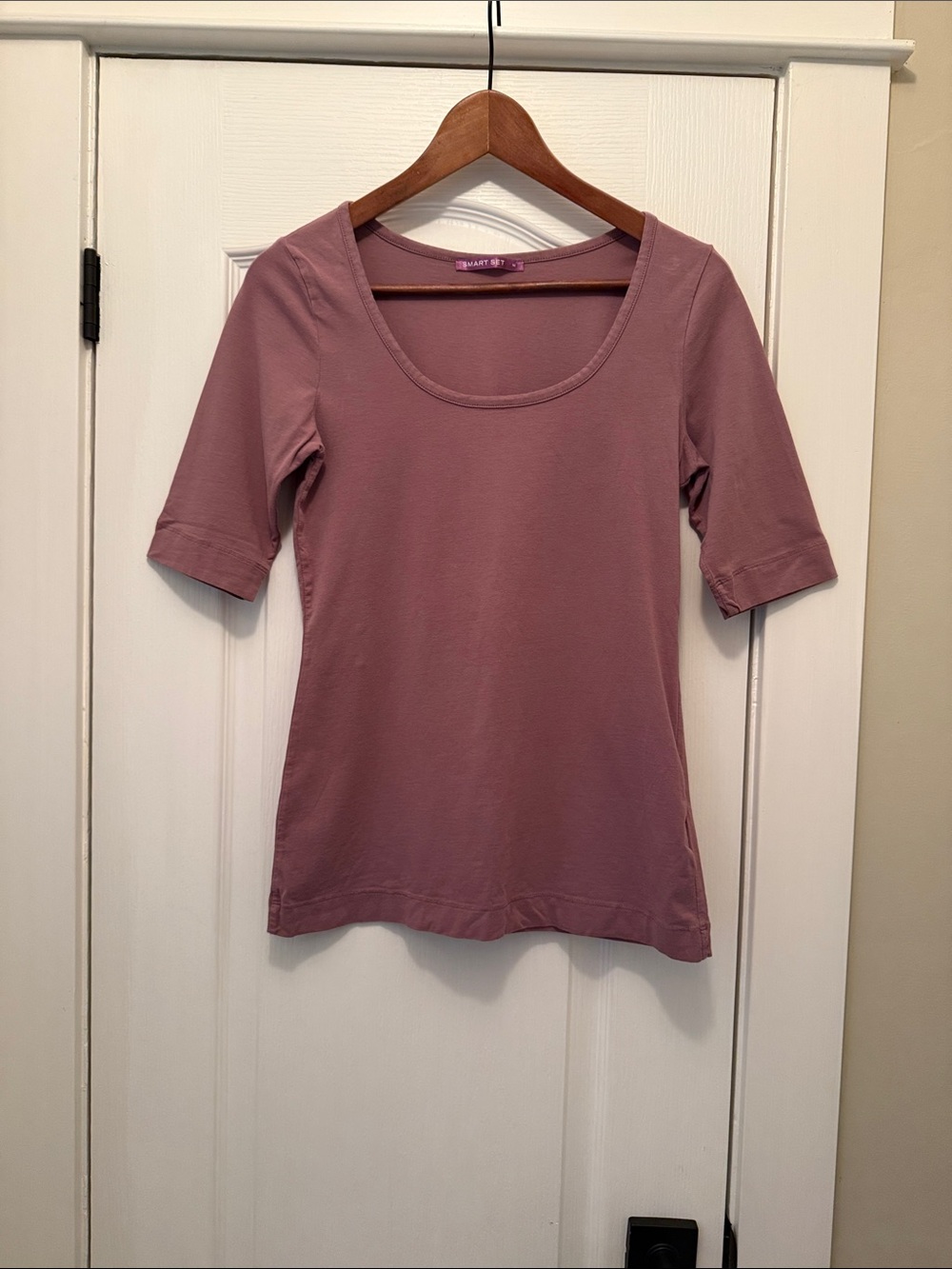 Smart Set Scoop Neck Elbow Sleeve Top in Dusty Mauve